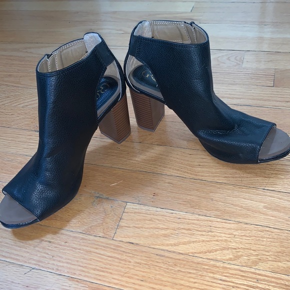 Black leather open toe booties - Picture 2 of 2